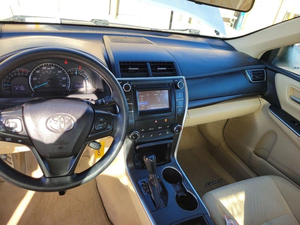 Toyota Camry 4dr Sdn I4 Auto XLE (Natl) 2015