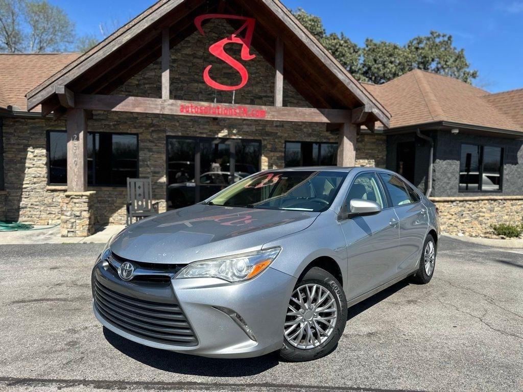 Toyota Camry 4dr Sdn I4 Auto XLE (Natl) 2015