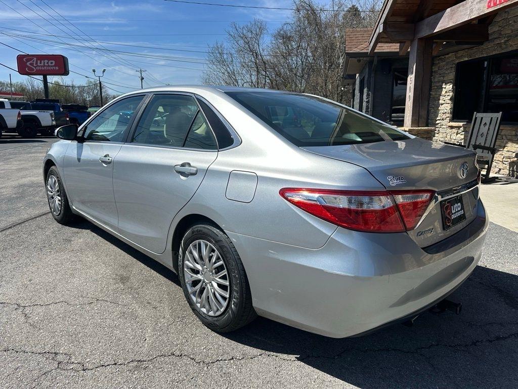 Toyota Camry 4dr Sdn I4 Auto XLE (Natl) 2015