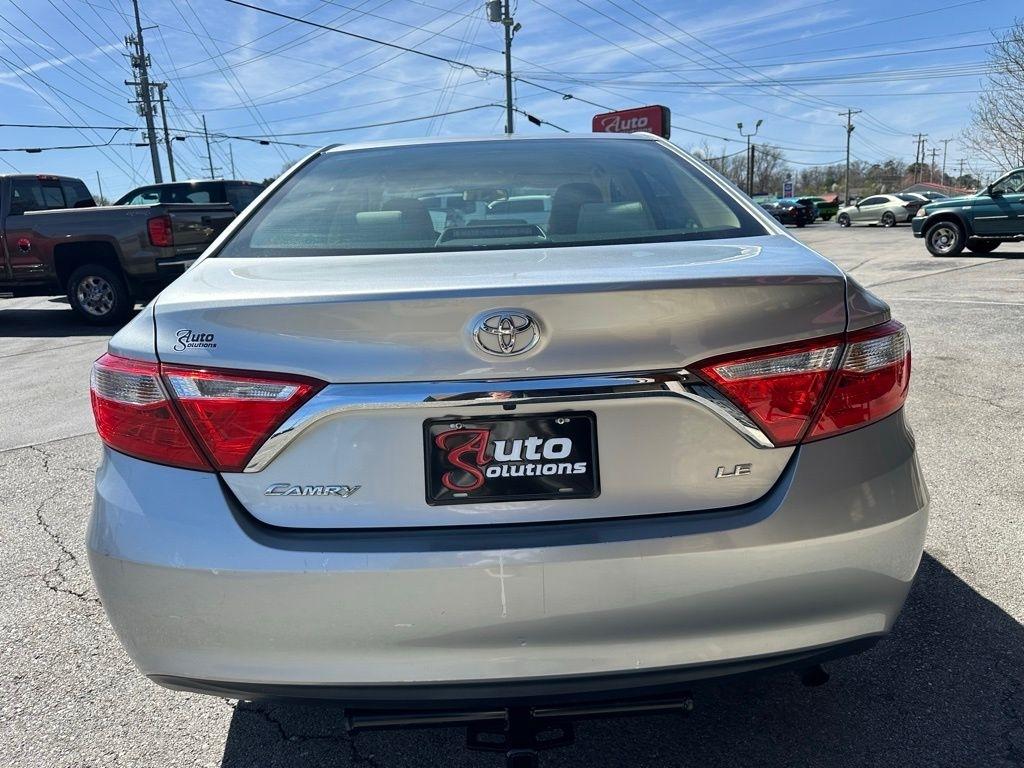 Toyota Camry 4dr Sdn I4 Auto XLE (Natl) 2015