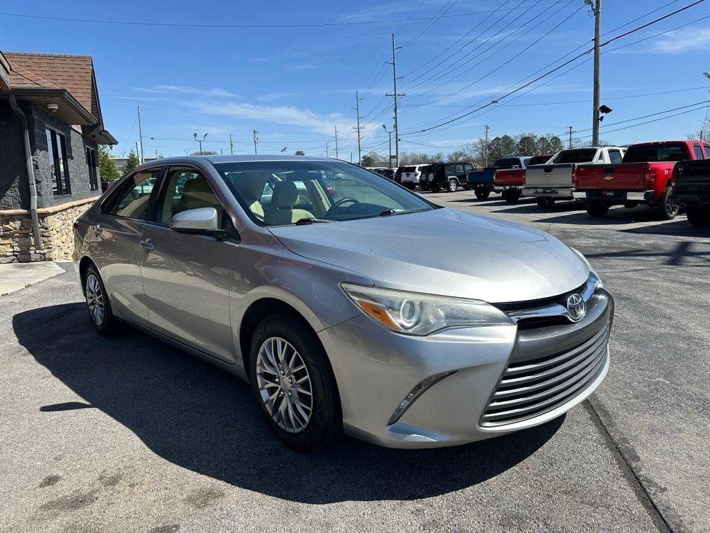Toyota Camry 4dr Sdn I4 Auto XLE (Natl) 2015