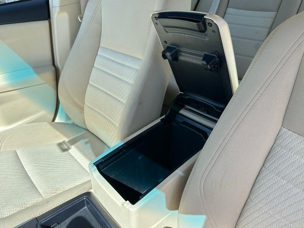 Toyota Camry 4dr Sdn I4 Auto XLE (Natl) 2015