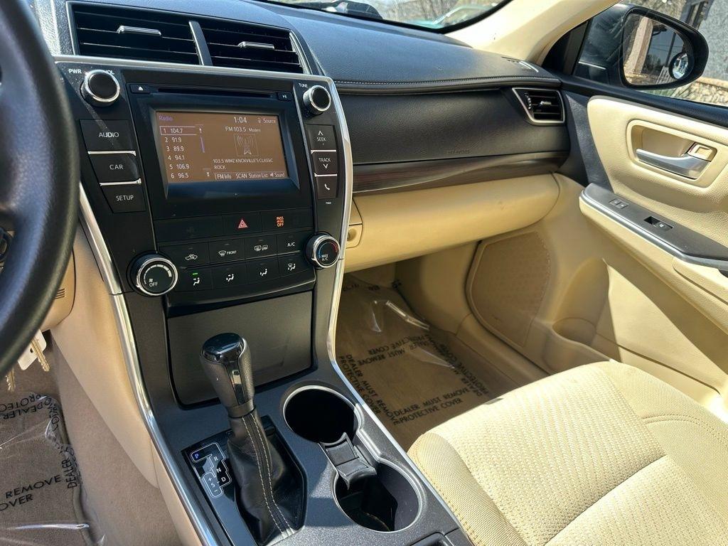 Toyota Camry 4dr Sdn I4 Auto XLE (Natl) 2015