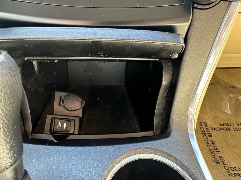 Toyota Camry 4dr Sdn I4 Auto XLE (Natl) 2015