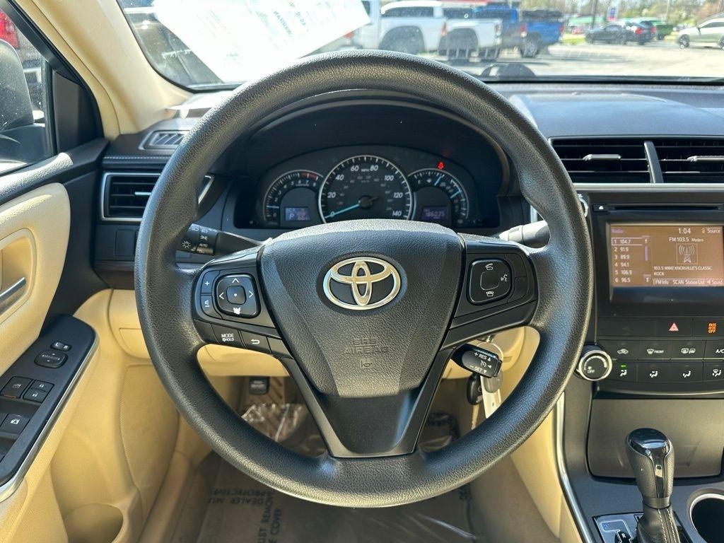 Toyota Camry 4dr Sdn I4 Auto XLE (Natl) 2015