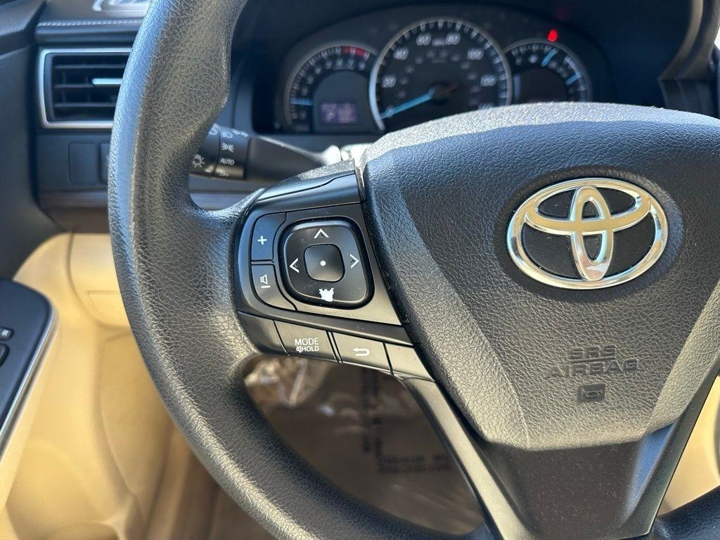 Toyota Camry 4dr Sdn I4 Auto XLE (Natl) 2015