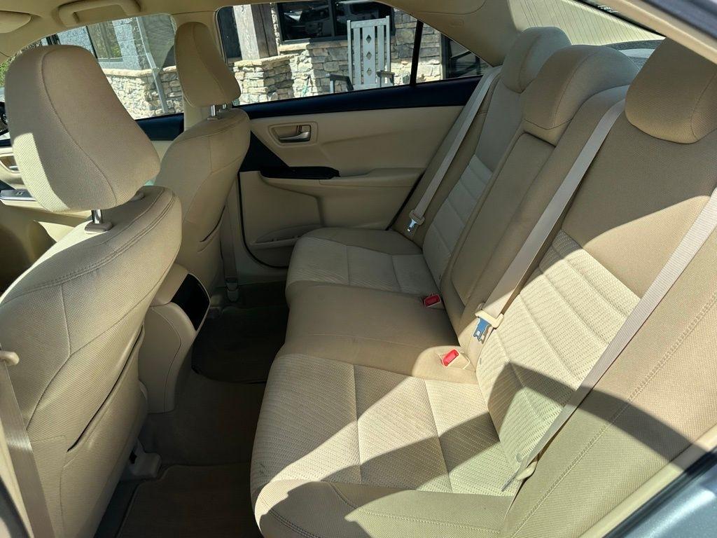 Toyota Camry 4dr Sdn I4 Auto XLE (Natl) 2015