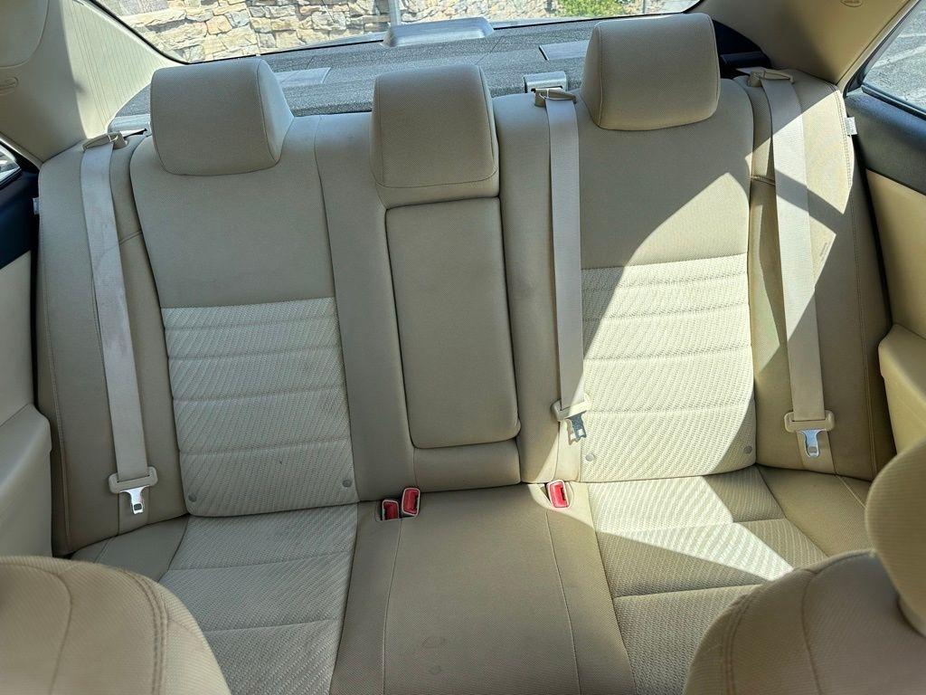 Toyota Camry 4dr Sdn I4 Auto XLE (Natl) 2015