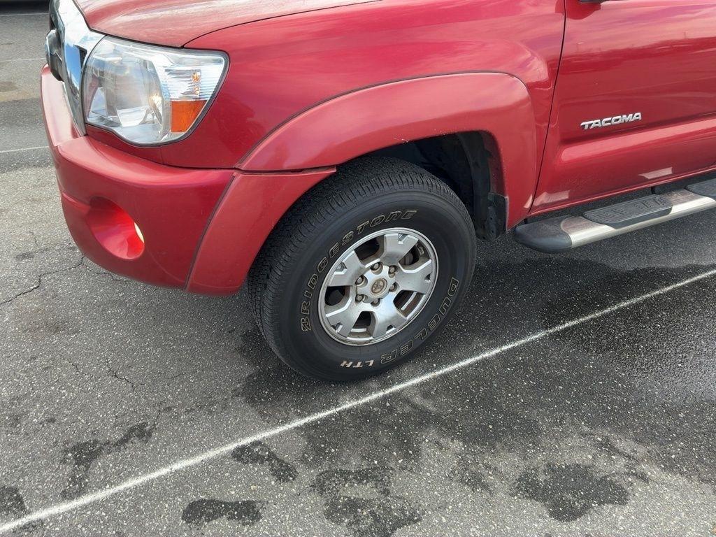 Toyota Tacoma 2WD Access V6 AT PreRunner (Natl) 2011