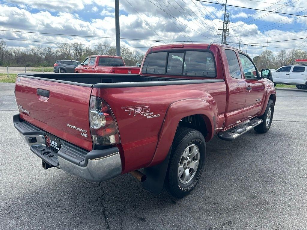 Toyota Tacoma 2WD Access V6 AT PreRunner (Natl) 2011
