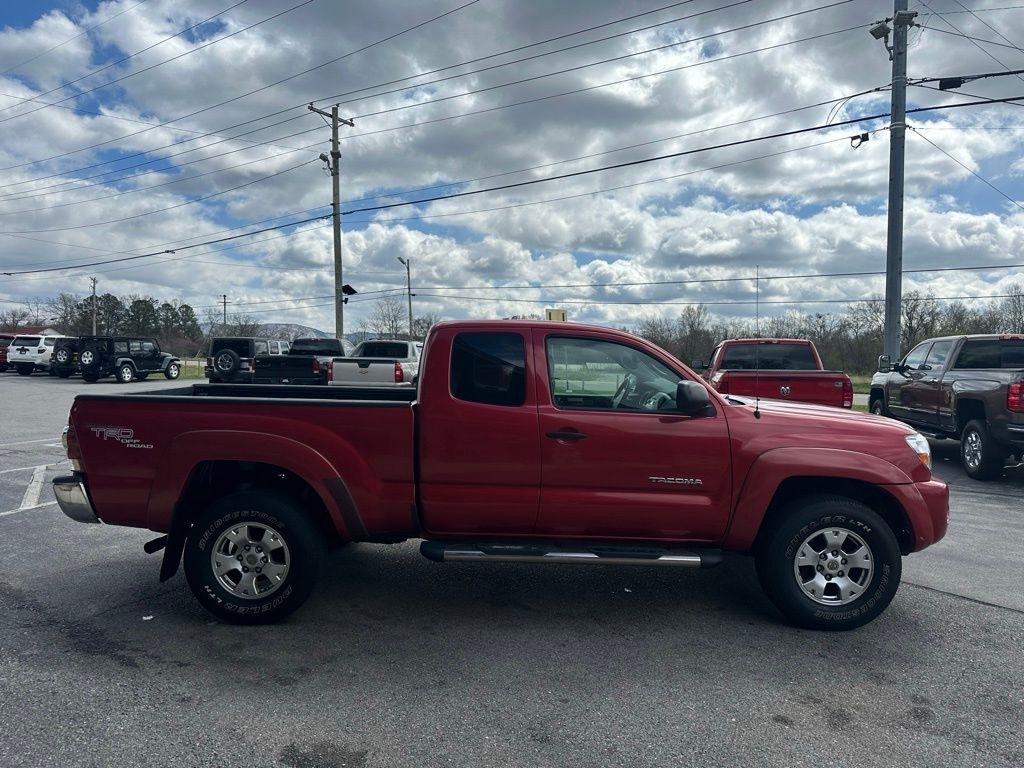 Toyota Tacoma 2WD Access V6 AT PreRunner (Natl) 2011