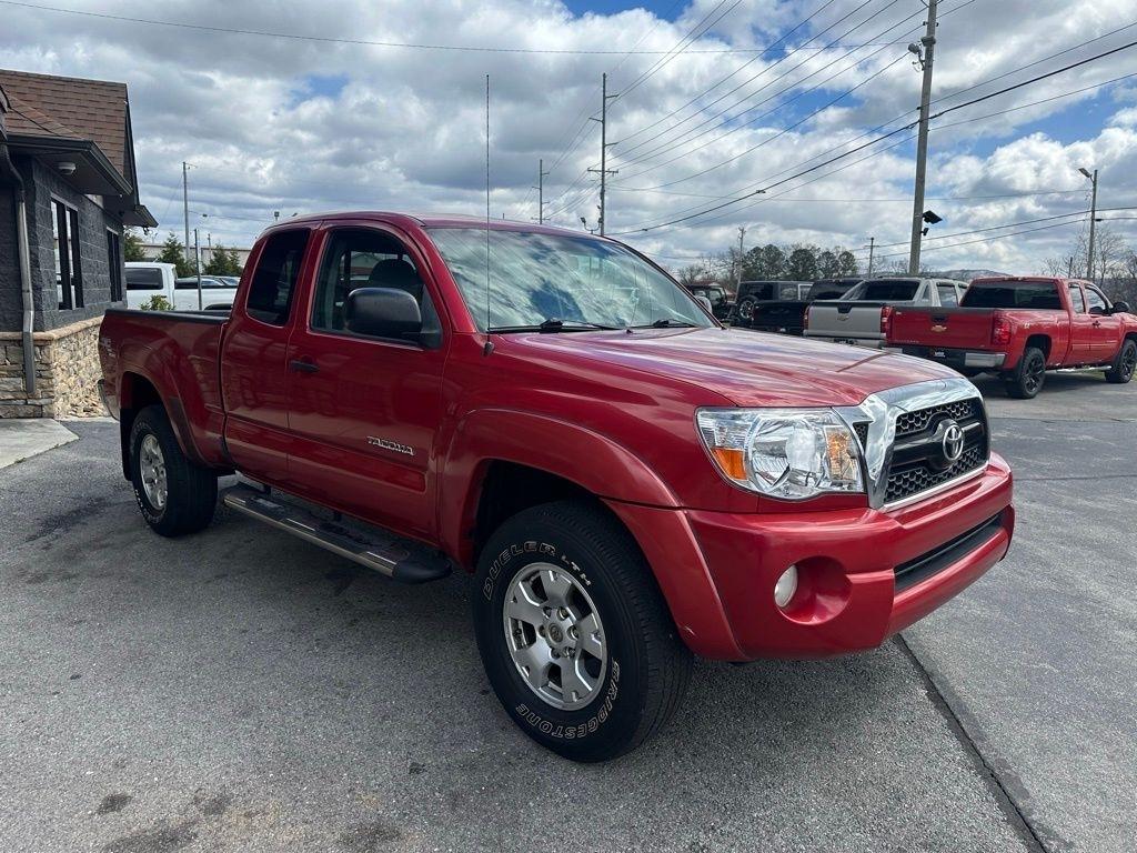 Toyota Tacoma 2WD Access V6 AT PreRunner (Natl) 2011