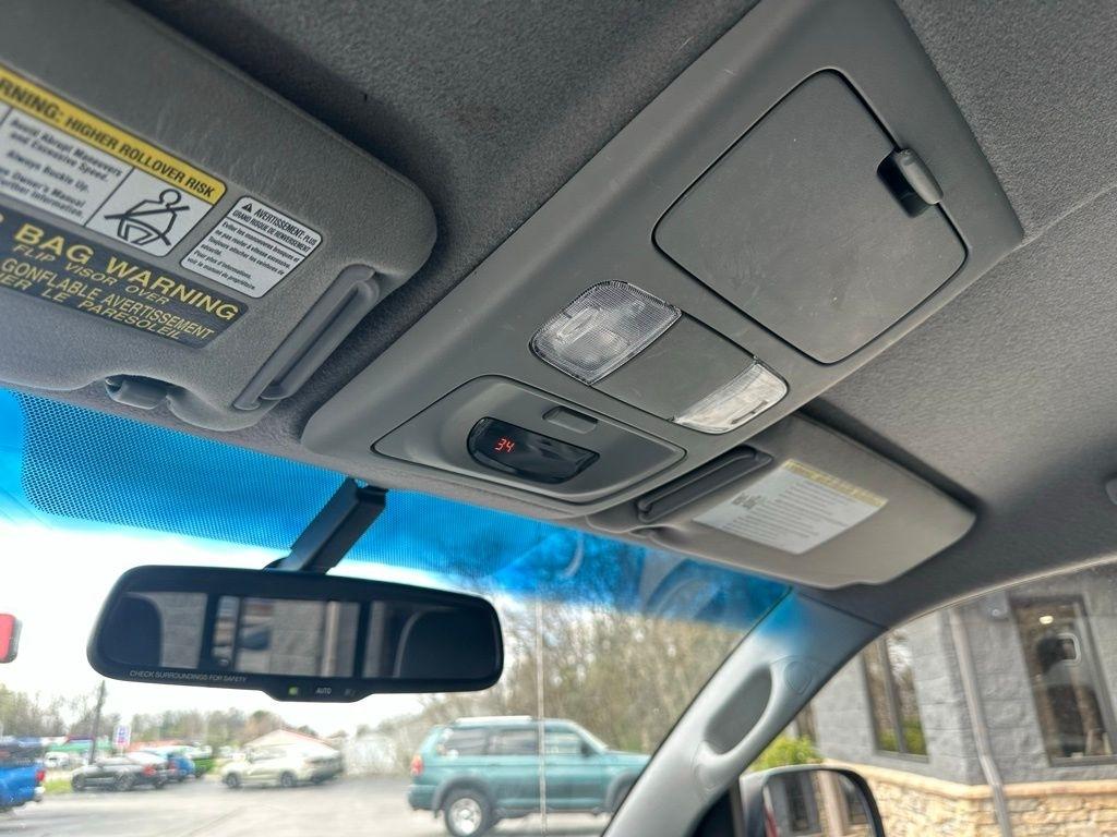 Toyota Tacoma 2WD Access V6 AT PreRunner (Natl) 2011