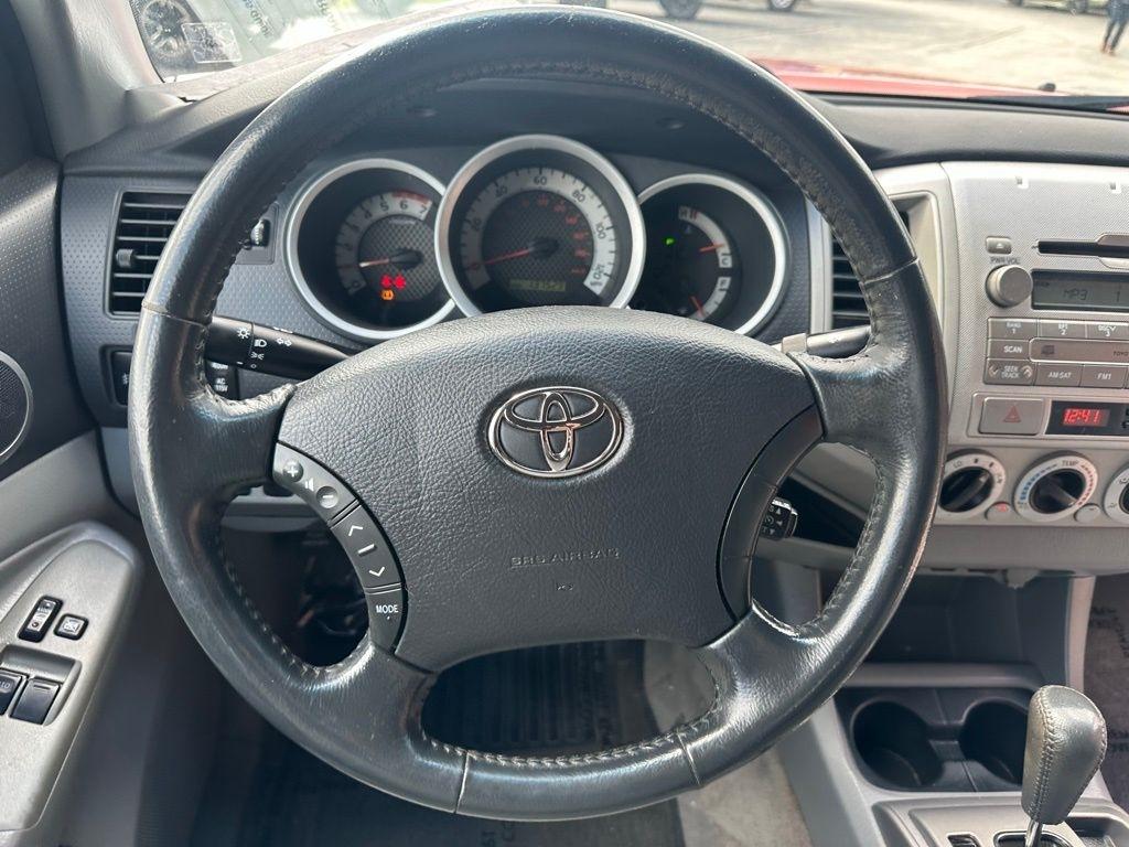 Toyota Tacoma 2WD Access V6 AT PreRunner (Natl) 2011