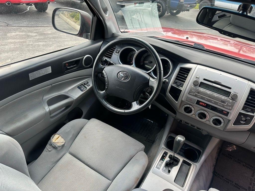 Toyota Tacoma 2WD Access V6 AT PreRunner (Natl) 2011