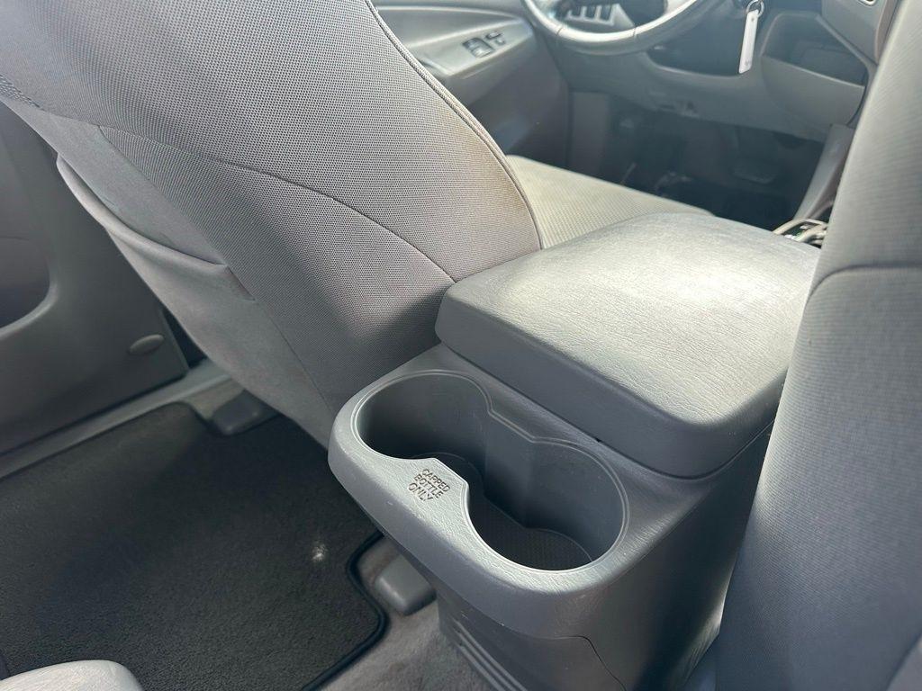 Toyota Tacoma 2WD Access V6 AT PreRunner (Natl) 2011