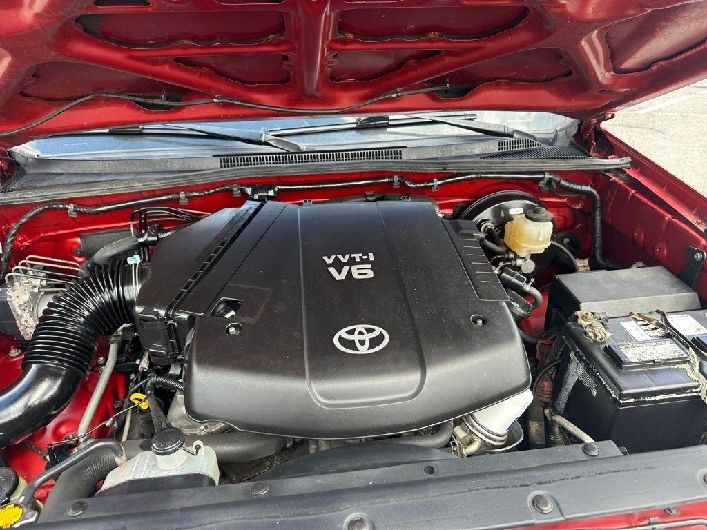 Toyota Tacoma 2WD Access V6 AT PreRunner (Natl) 2011