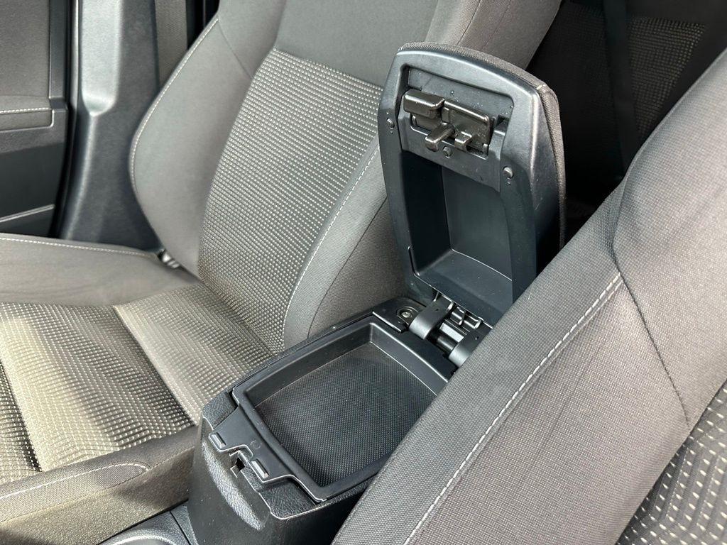 Toyota Corolla iM CVT (Natl) 2017