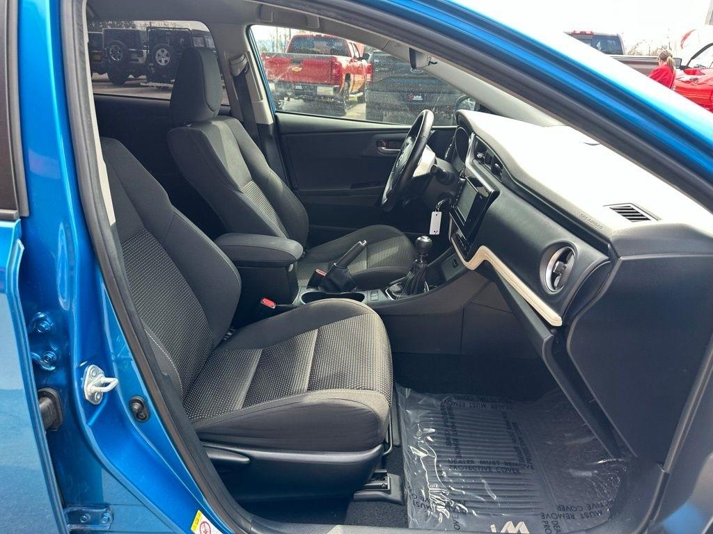 Toyota Corolla iM CVT (Natl) 2017