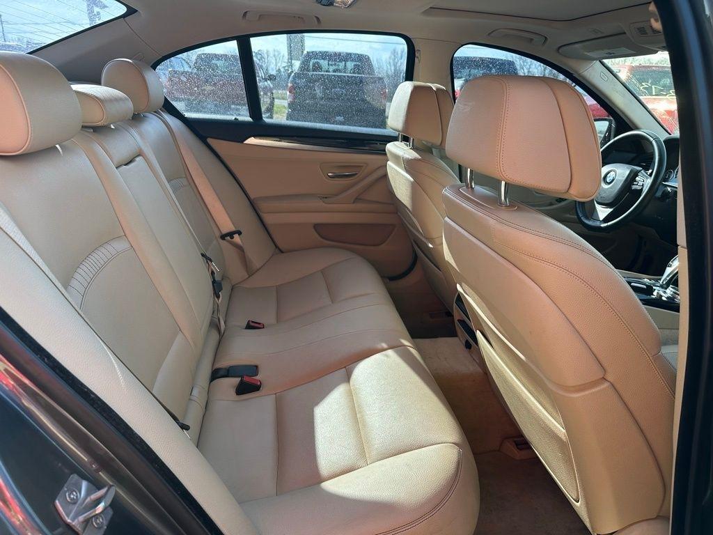 BMW 5 Series 4dr Sdn 535i RWD 2015