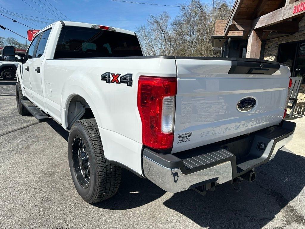 Ford Super Duty F-250 SRW King Ranch 4WD Crew Cab 8' Box 2017