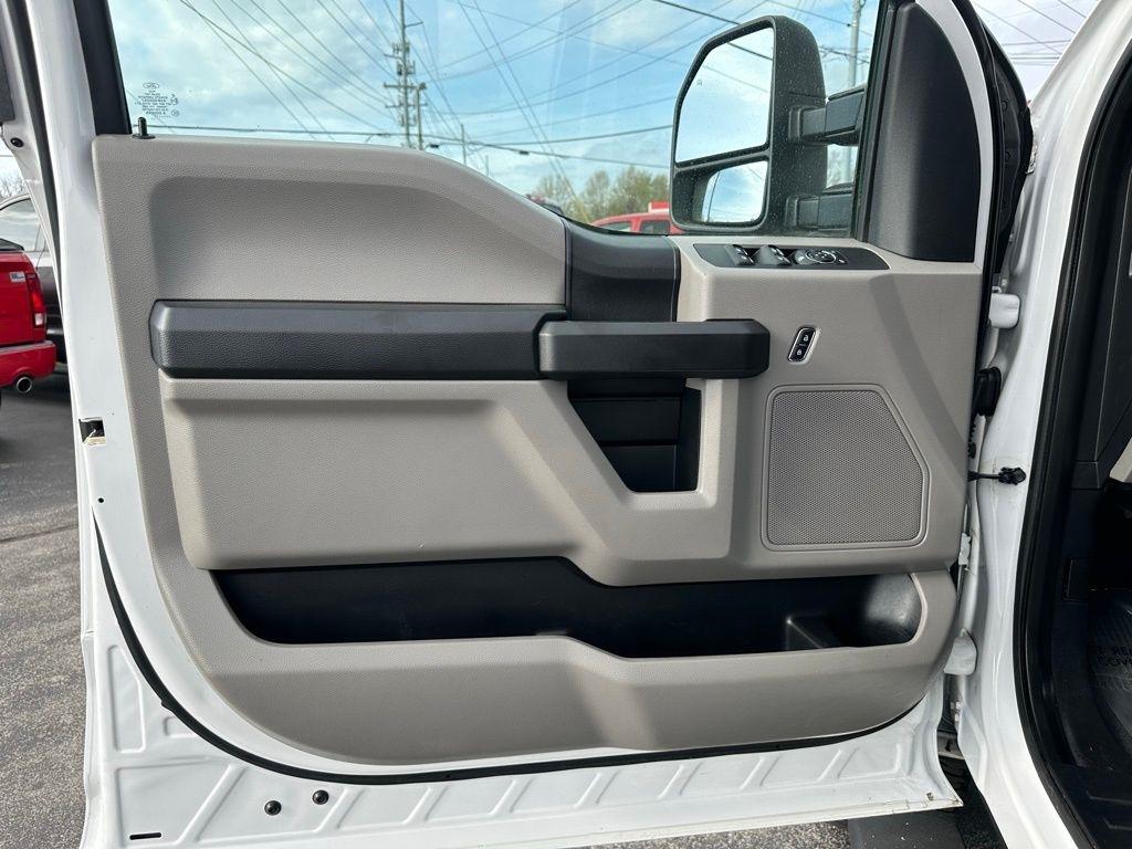 Ford Super Duty F-250 SRW King Ranch 4WD Crew Cab 8' Box 2017