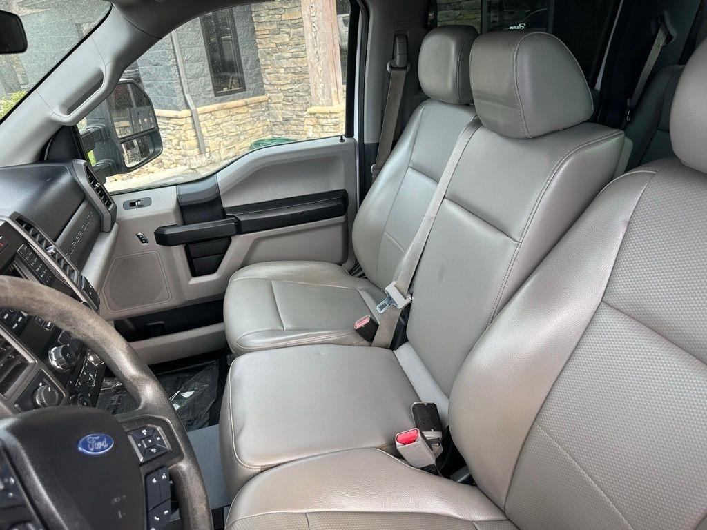 Ford Super Duty F-250 SRW King Ranch 4WD Crew Cab 8' Box 2017