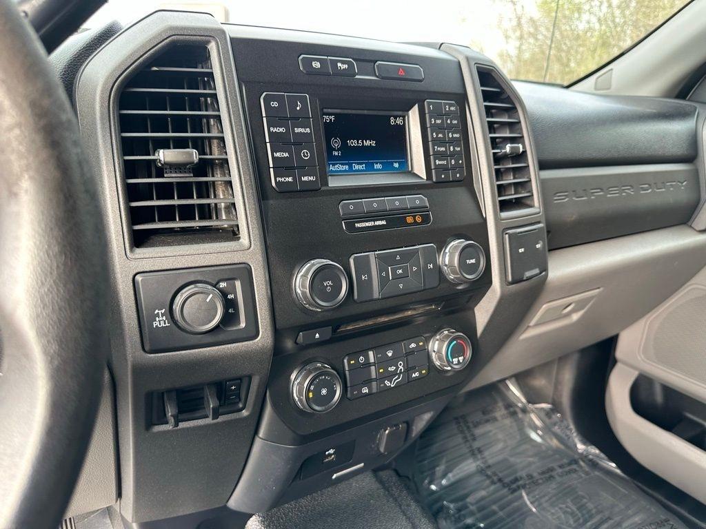 Ford Super Duty F-250 SRW King Ranch 4WD Crew Cab 8' Box 2017