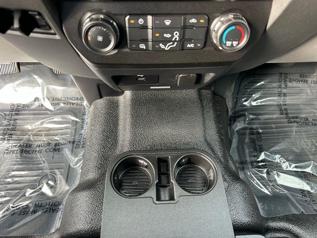 Ford Super Duty F-250 SRW King Ranch 4WD Crew Cab 8' Box 2017