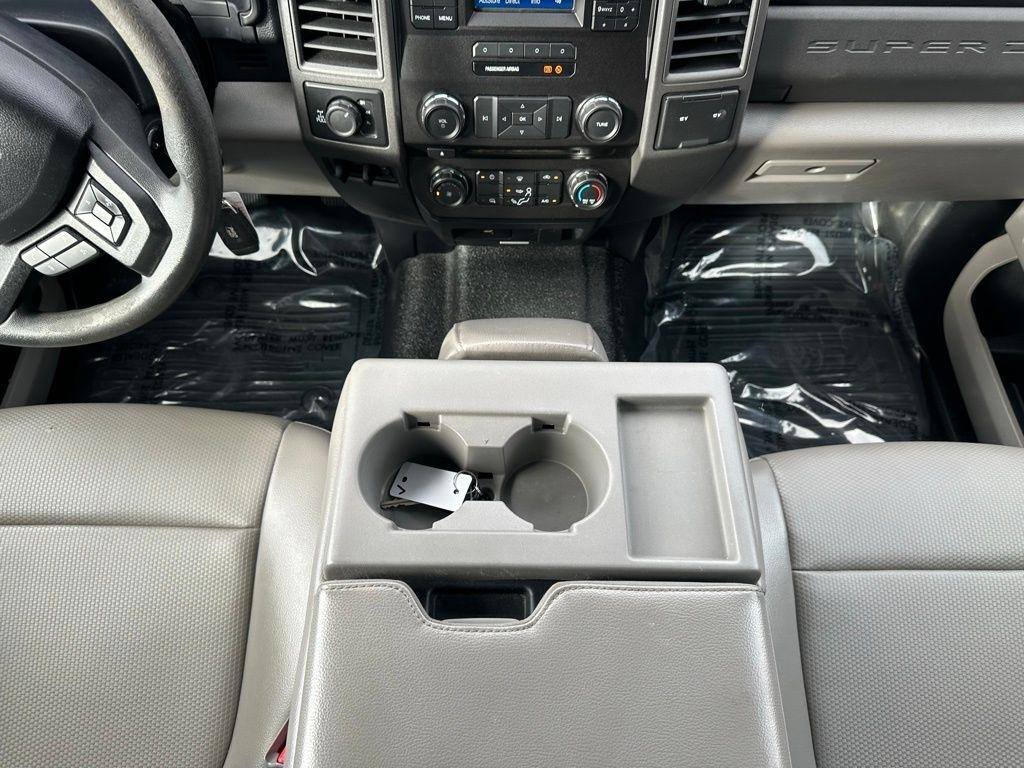 Ford Super Duty F-250 SRW King Ranch 4WD Crew Cab 8' Box 2017