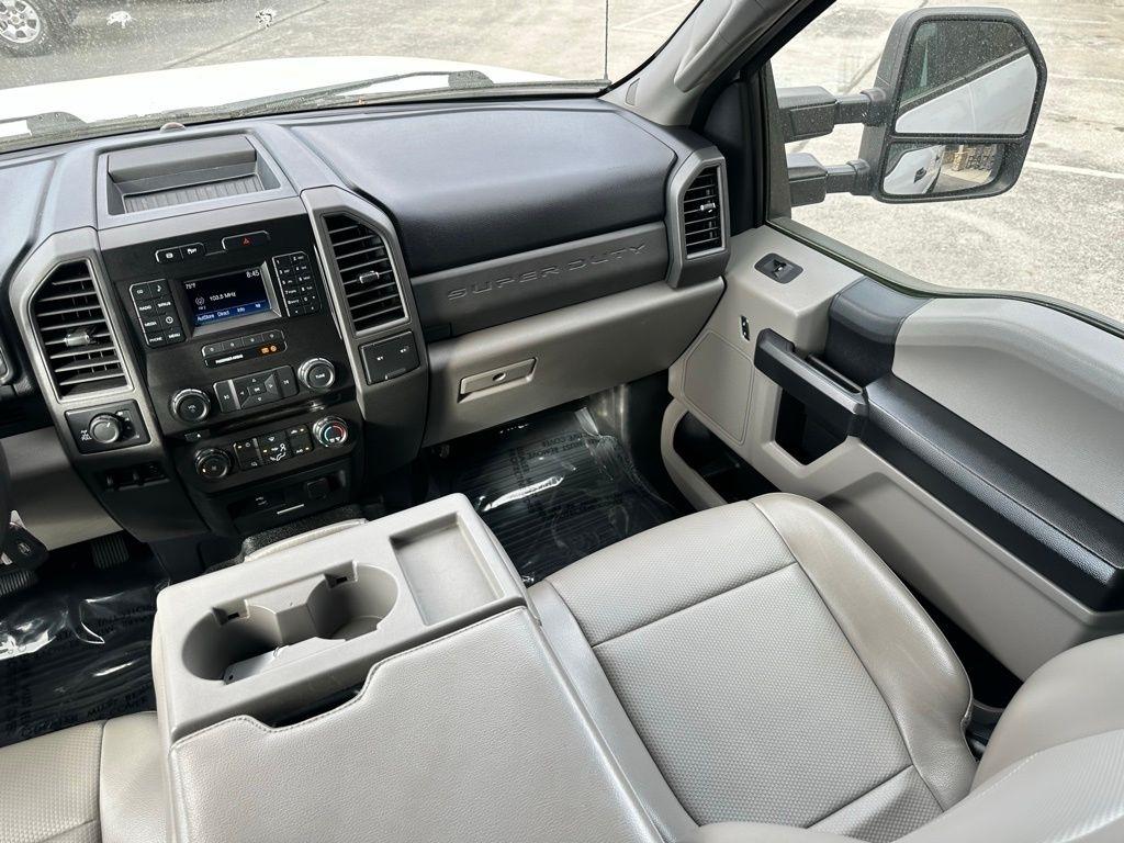 Ford Super Duty F-250 SRW King Ranch 4WD Crew Cab 8' Box 2017