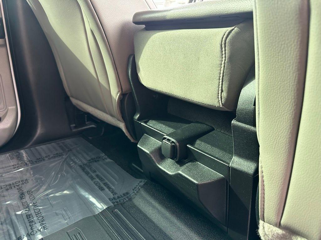 Ford Super Duty F-250 SRW King Ranch 4WD Crew Cab 8' Box 2017