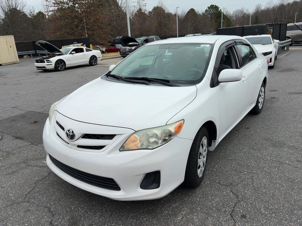 Toyota Corolla 4dr Sdn Auto LE (Natl) 2011