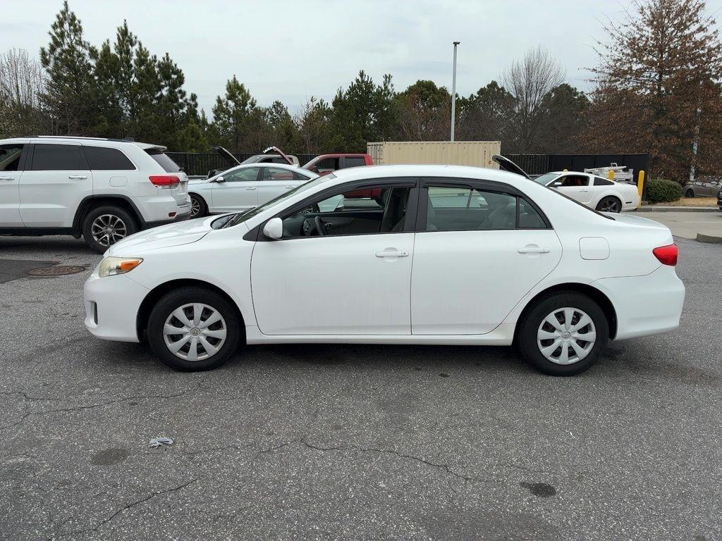 Toyota Corolla 4dr Sdn Auto LE (Natl) 2011