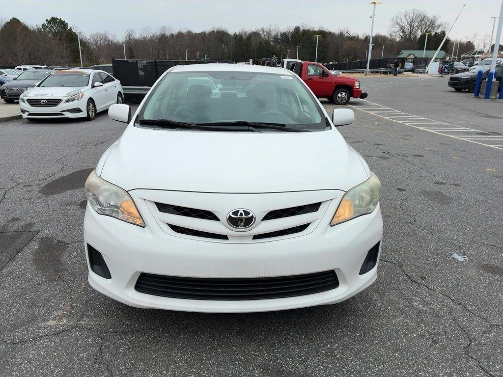 Toyota Corolla 4dr Sdn Auto LE (Natl) 2011