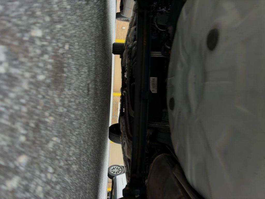 Toyota Corolla 4dr Sdn Auto LE (Natl) 2011