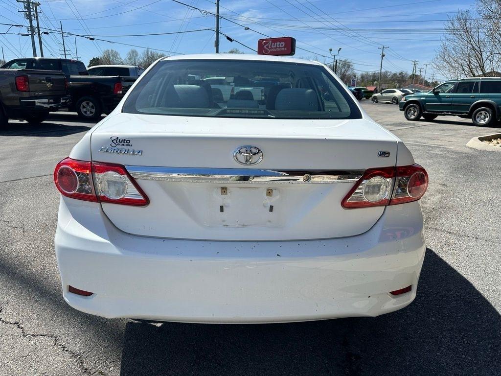 Toyota Corolla 4dr Sdn Auto LE (Natl) 2011