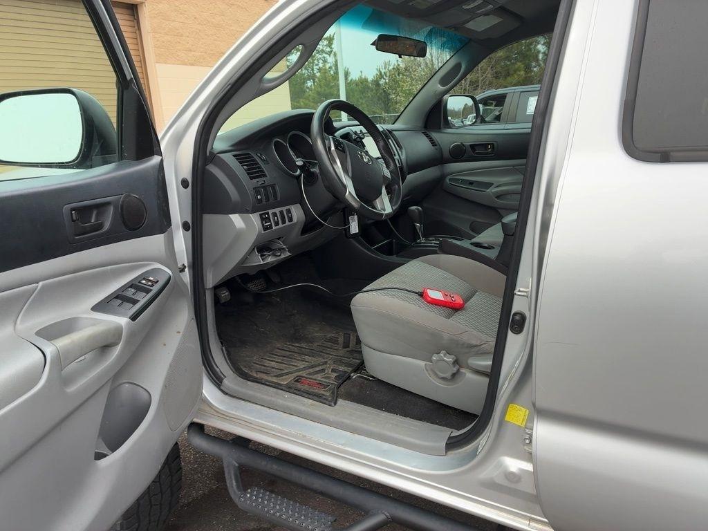 Toyota Tacoma 4WD Double Cab V6 MT (Natl) 2013