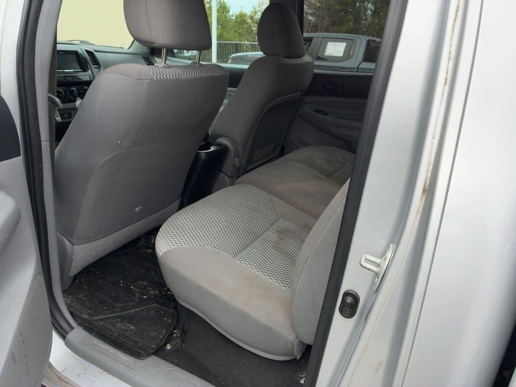 Toyota Tacoma 4WD Double Cab V6 MT (Natl) 2013