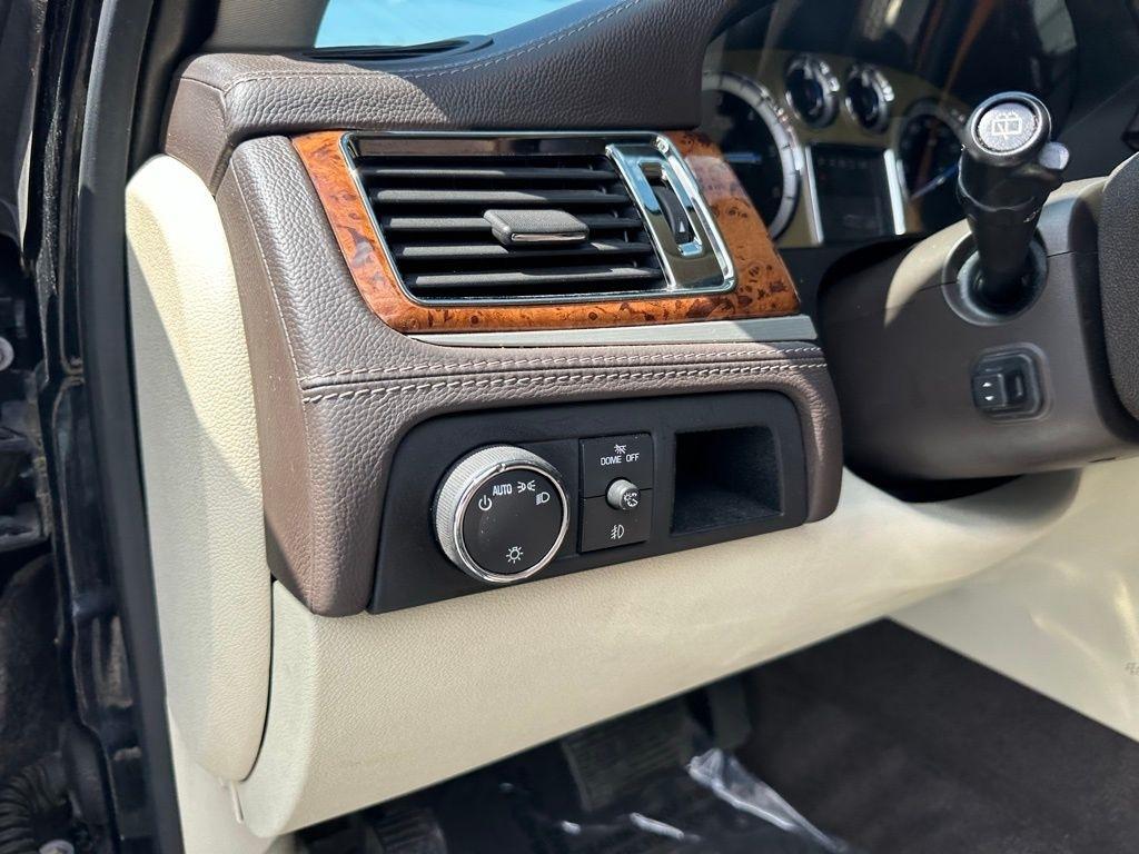 Cadillac Escalade ESV AWD 4dr Platinum 2014