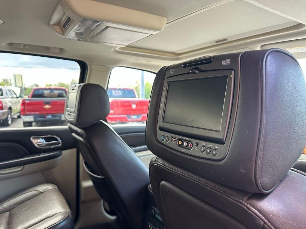 Cadillac Escalade ESV AWD 4dr Platinum 2014