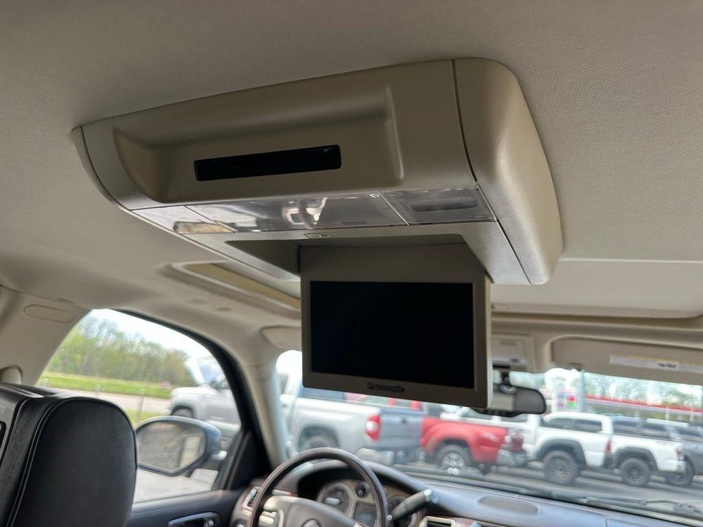 Cadillac Escalade ESV AWD 4dr Platinum 2014