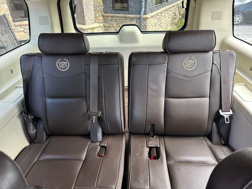 Cadillac Escalade ESV AWD 4dr Platinum 2014