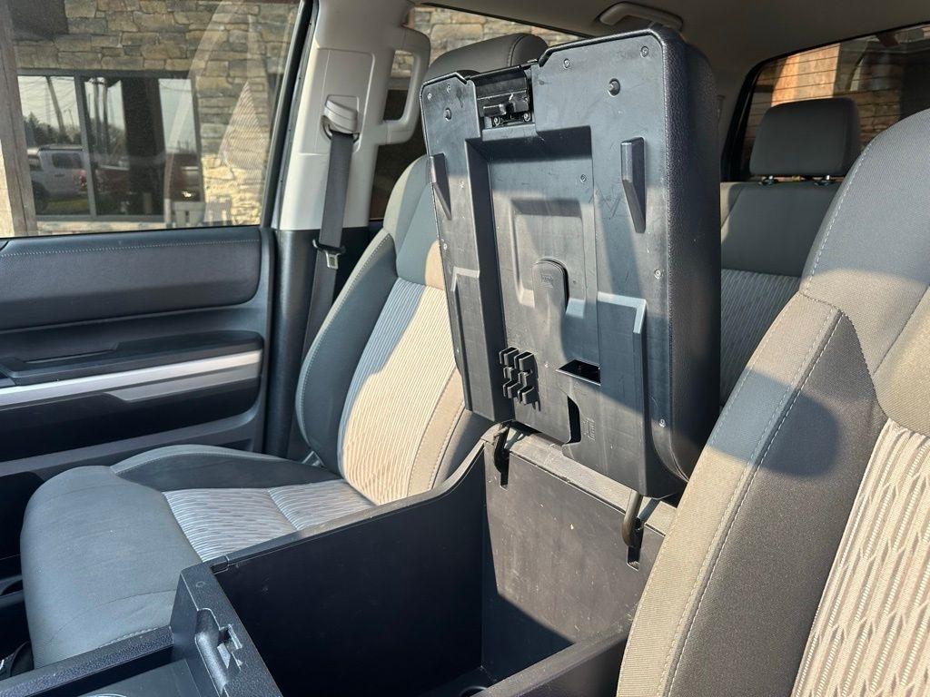 Toyota Tundra 4WD TRD Pro CrewMax 5.5' Bed 5.7L FFV (Natl) 2017