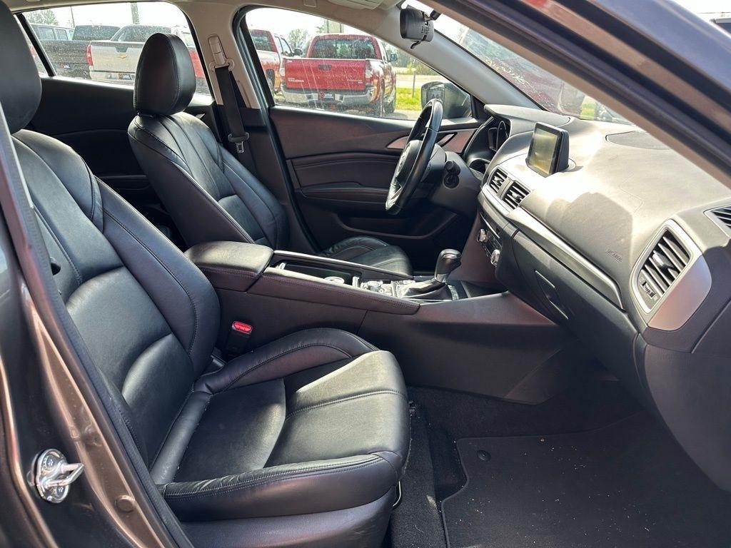 Mazda Mazda3 4-Door Touring Auto 2017