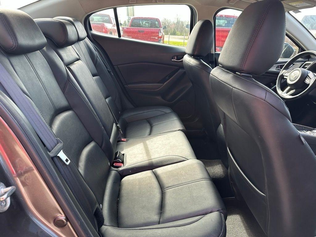 Mazda Mazda3 4-Door Touring Auto 2017