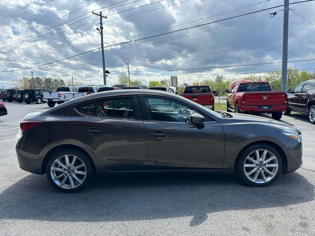 Mazda Mazda3 4-Door Touring Auto 2017