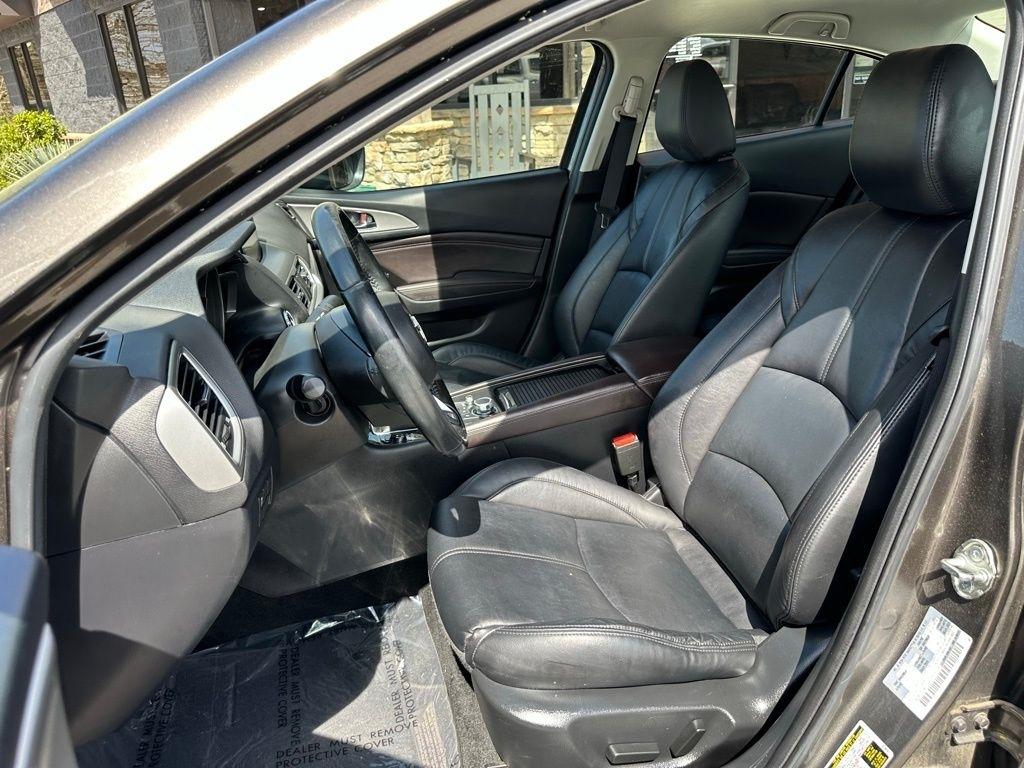 Mazda Mazda3 4-Door Touring Auto 2017