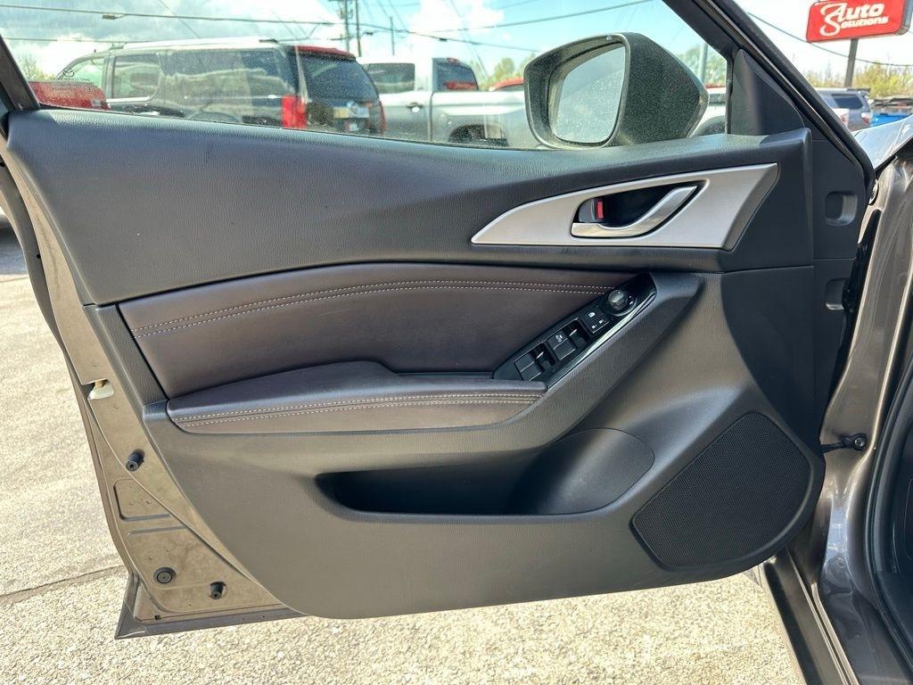 Mazda Mazda3 4-Door Touring Auto 2017