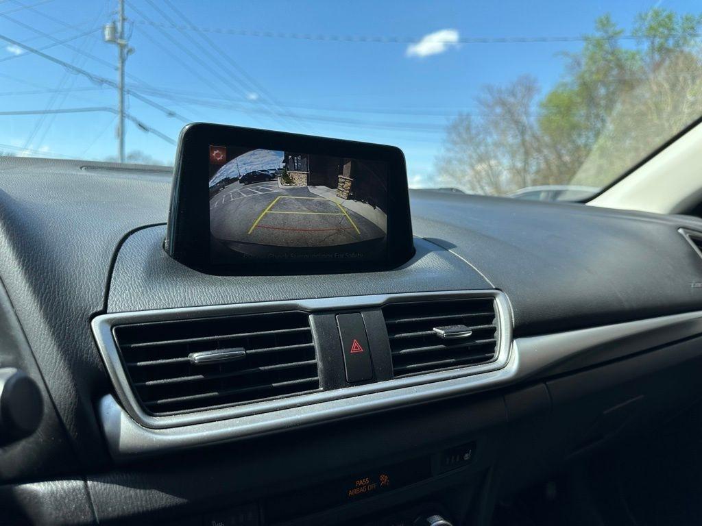 Mazda Mazda3 4-Door Touring Auto 2017